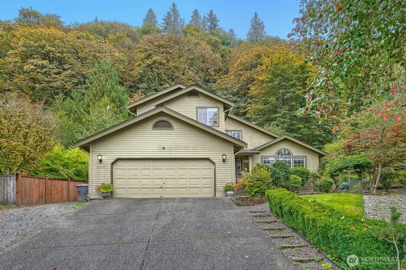 Property photo for 15827 SE 156th Court, Renton photo 2