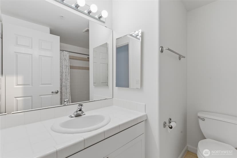 Property photo for 4722 12th Avenue NE #201, Seattle photo 7