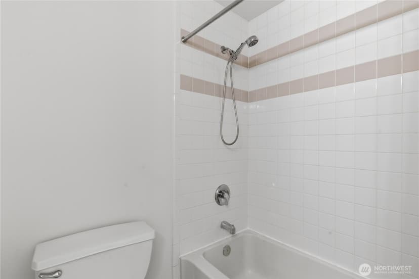 Property photo for 4722 12th Avenue NE #201, Seattle photo 8