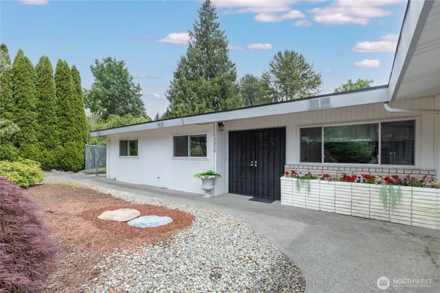 Property photo for 12828 78th Avenue S, Seattle photo 2