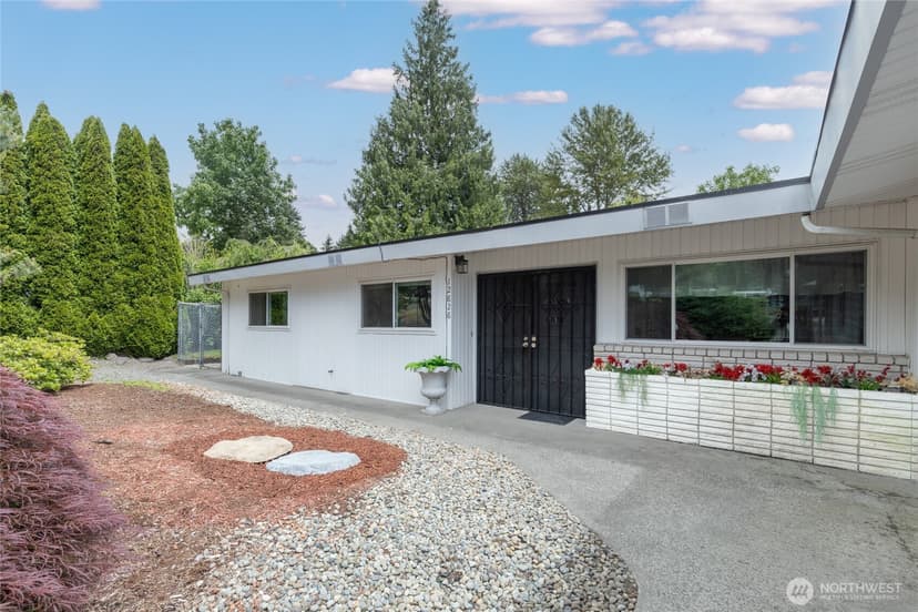 Property photo for 12828 78th Avenue S, Seattle photo 2
