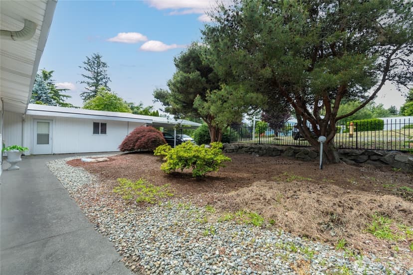 Property photo for 12828 78th Avenue S, Seattle photo 4