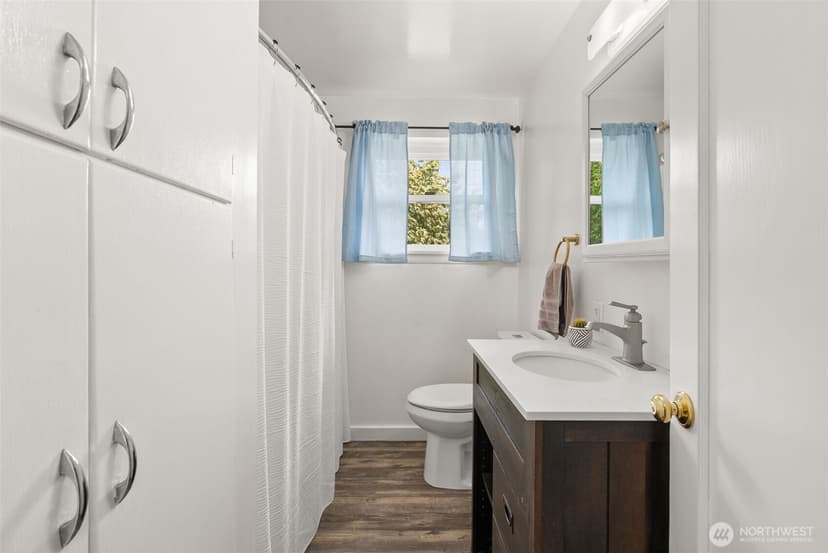 Property photo for 12423 Lake City Boulevard, Lakewood photo 7