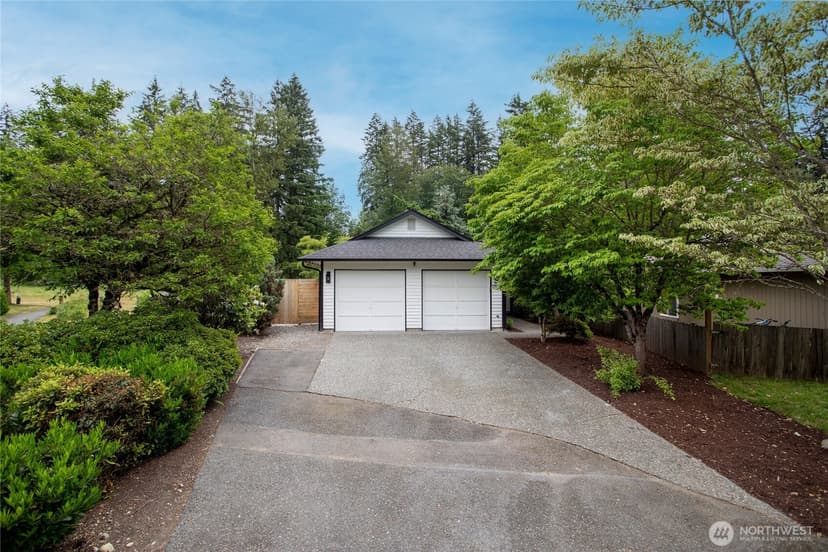 Property photo for 21927 SE 237th ST, Maple Valley photo 2