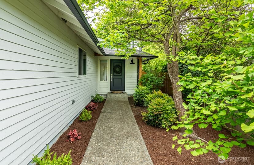 Property photo for 21927 SE 237th ST, Maple Valley photo 3