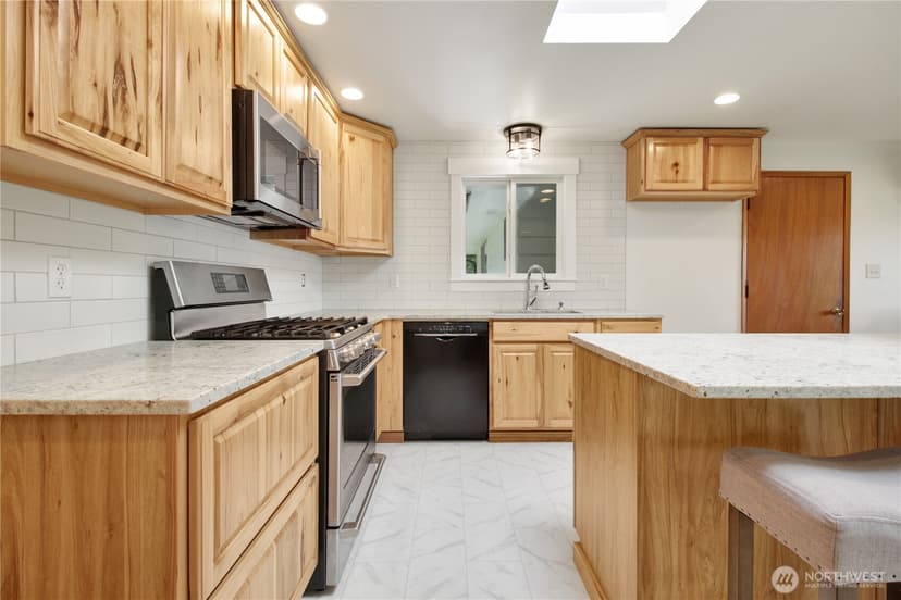 Property photo for 722 172nd Street NW, Arlington photo 10