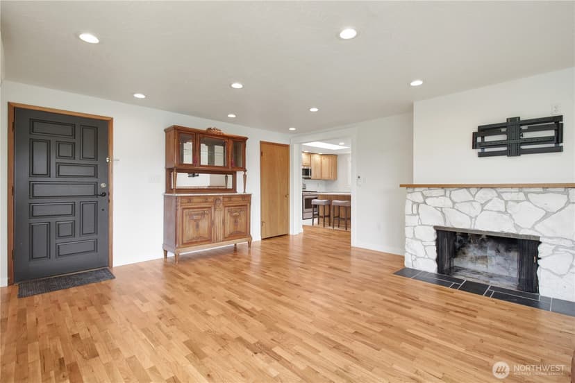 Property photo for 722 172nd Street NW, Arlington photo 7