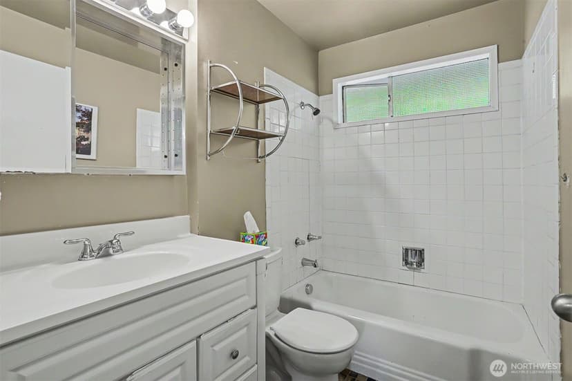 Property photo for 1410 NW 195th Street, Shoreline photo 16