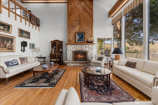 Property photo for 717 N Golf Course Drive, Chelan photo 4