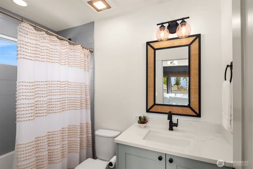 Property photo for 6735 11th Avenue NW, Seattle photo 17