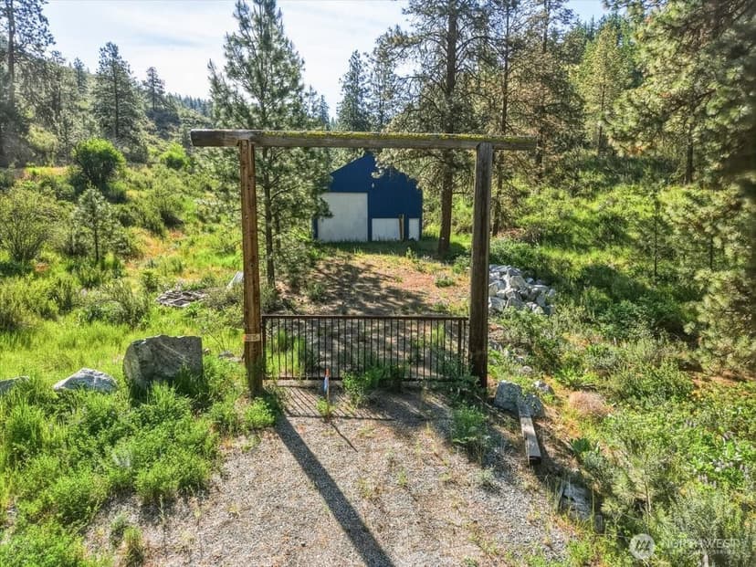 Property photo for 25 Yarrow Place, Chelan photo 2