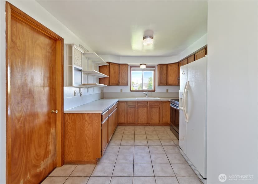 Property photo for 6811 27th Avenue S, Seattle photo 5