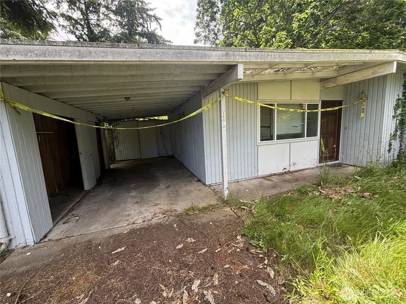 Property photo for 16519 NE 16th Place, Bellevue photo 2