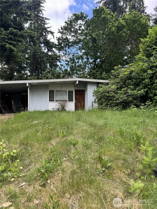 Property photo for 16519 NE 16th Place, Bellevue, WA 98008