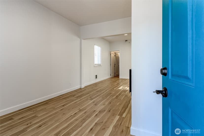 Property photo for 320 Williams Avenue N, Renton photo 5
