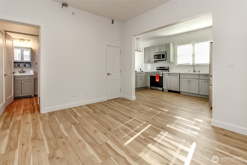 Property photo for 320 Williams Avenue N, Renton photo 10