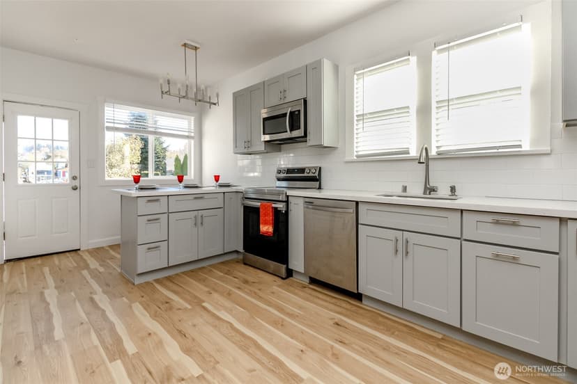 Property photo for 320 Williams Avenue N, Renton photo 12