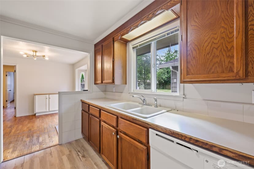 Property photo for 10004 Lake Steilacoom Drive SW, Lakewood photo 16