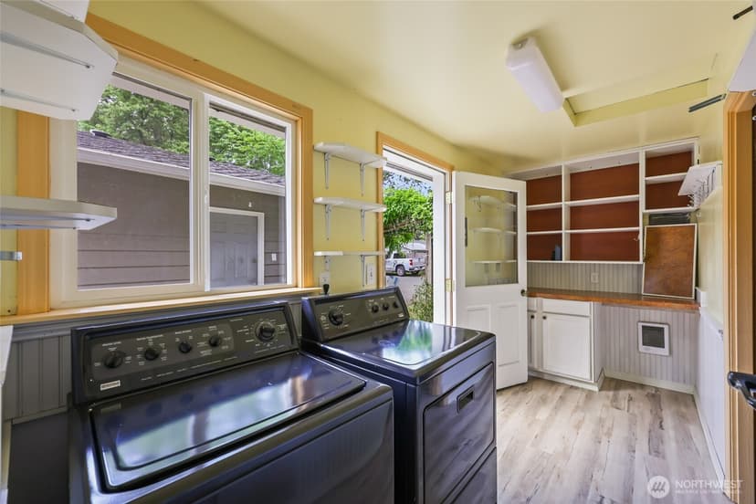 Property photo for 10004 Lake Steilacoom Drive SW, Lakewood photo 17