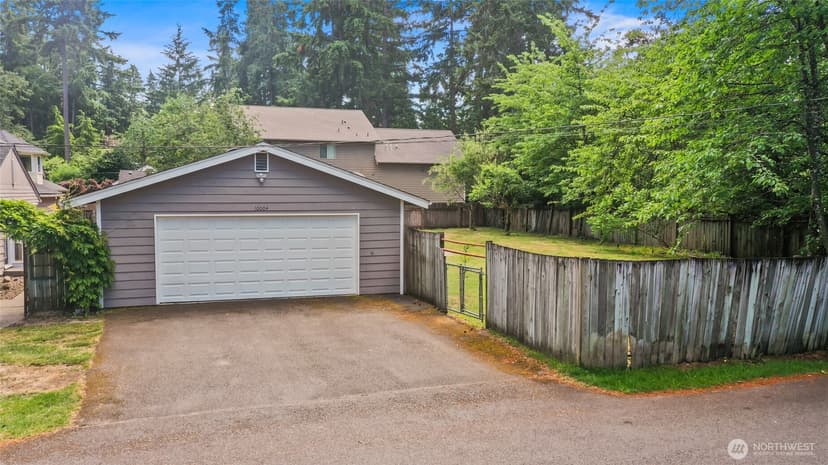 Property photo for 10004 Lake Steilacoom Drive SW, Lakewood photo 32