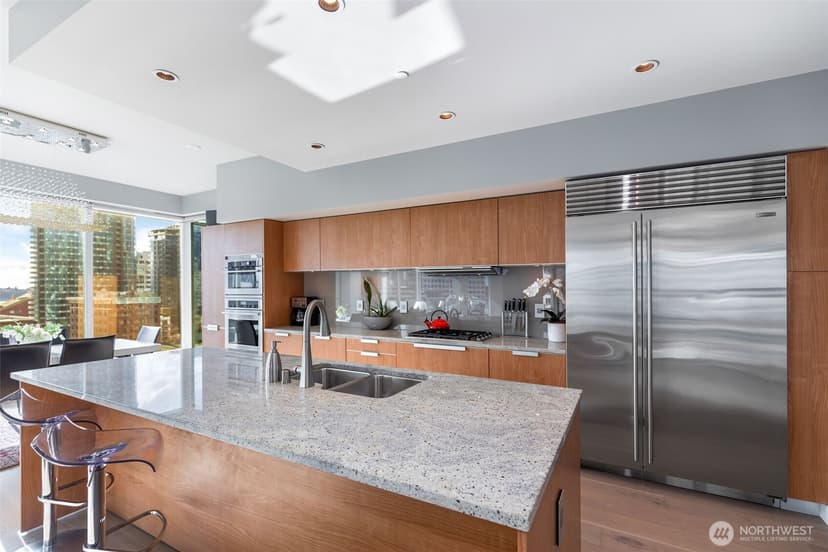 Property photo for 1920 4th Avenue #1405, Seattle photo 6