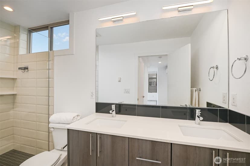 Property photo for 1713 19th Avenue S, Seattle photo 12