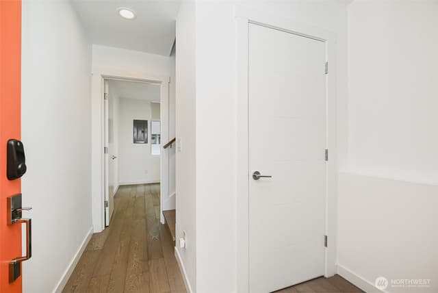 Property photo for 1713 19th Avenue S, Seattle photo 3