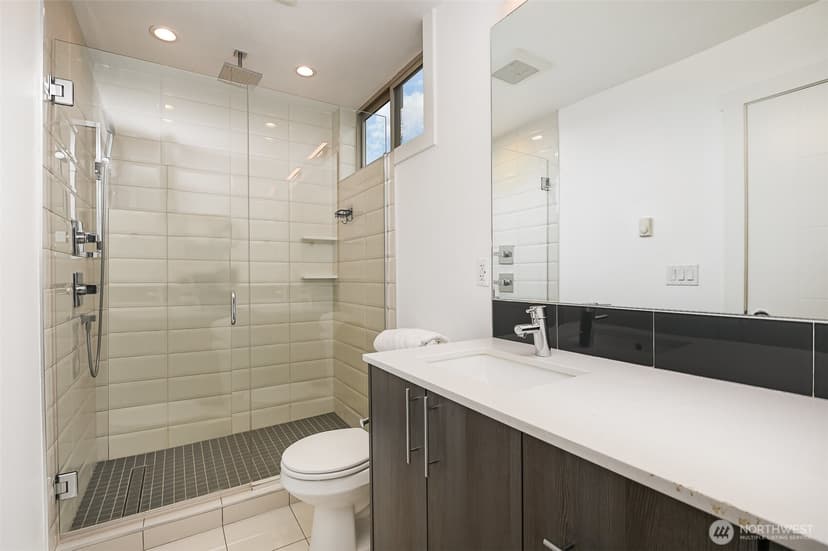 Property photo for 1713 19th Avenue S, Seattle photo 11
