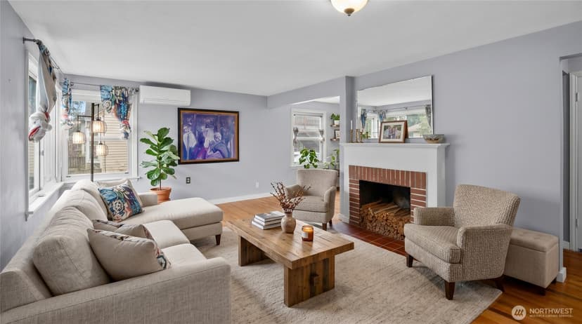 Property photo for 12419 16th Avenue S, Seattle photo 3