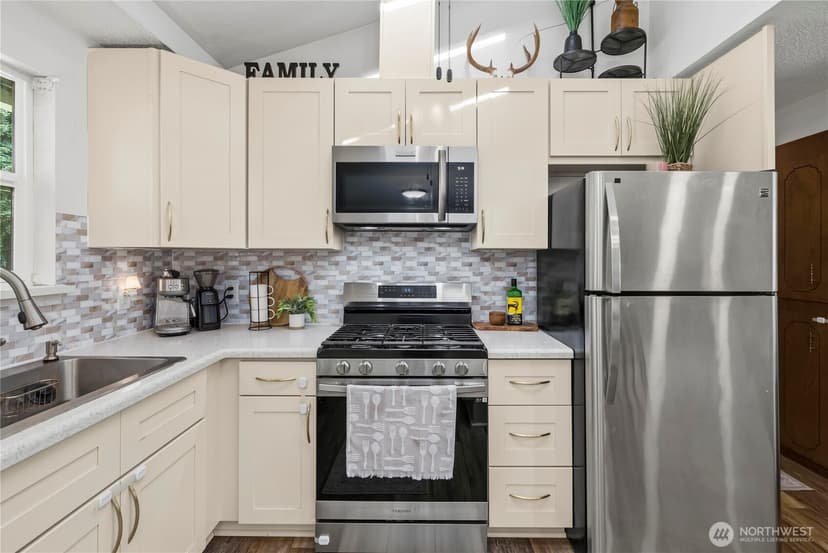Property photo for 21709 121st Street Ct E, Bonney Lake photo 13