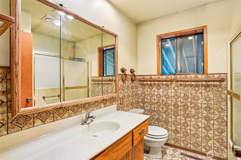 Property photo for 21417 Snag Island Drive E, Lake Tapps photo 16