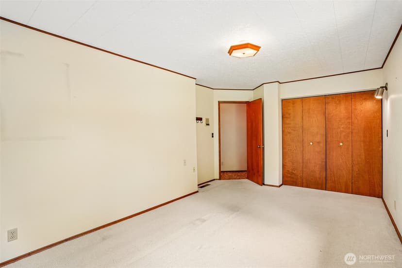 Property photo for 21417 Snag Island Drive E, Lake Tapps photo 18