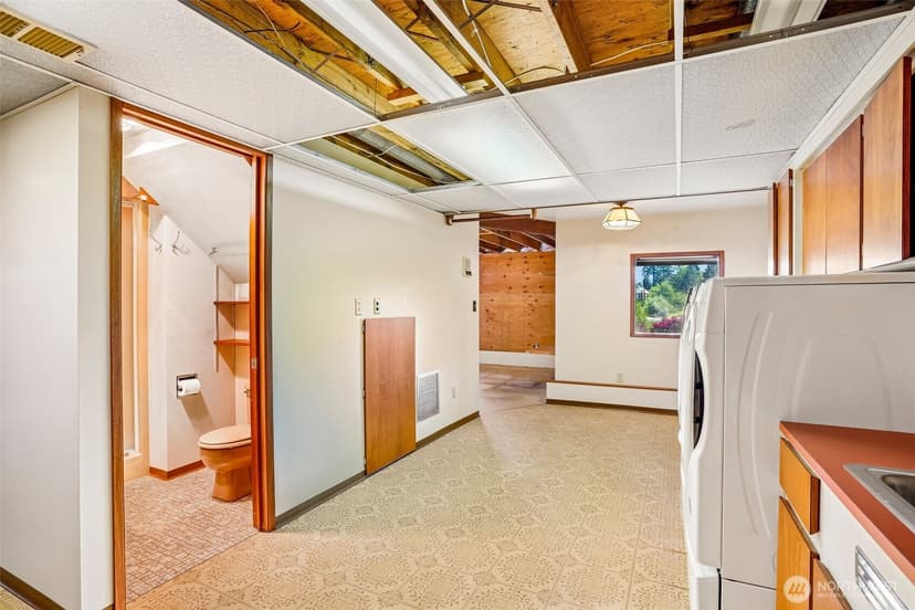 Property photo for 21417 Snag Island Drive E, Lake Tapps photo 33
