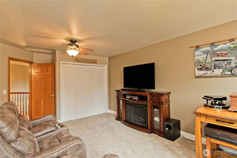 Property photo for 22424 243rd Place SE, Maple Valley photo 28