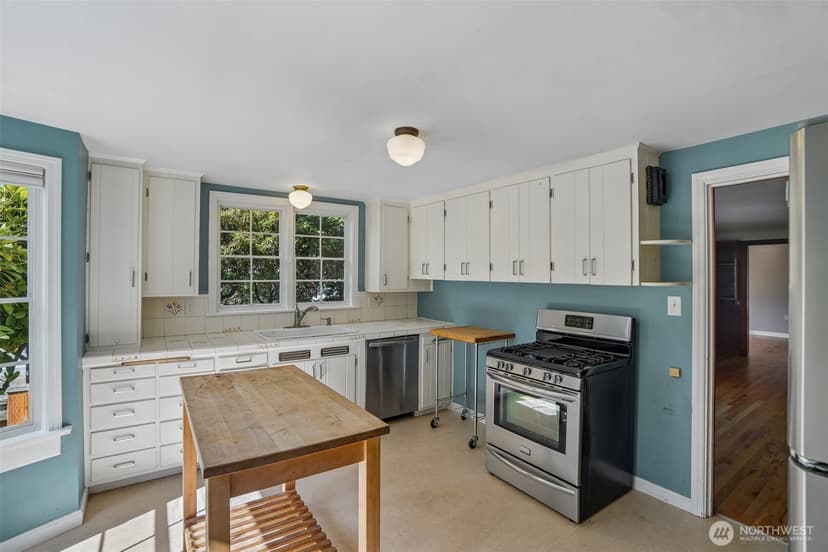 Property photo for 739 N 165th Street, Shoreline photo 8