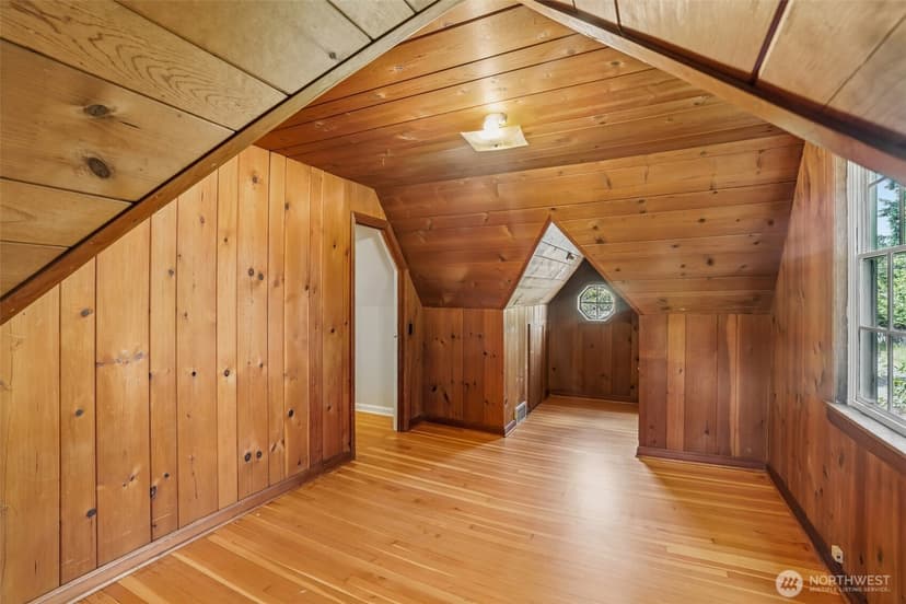Property photo for 739 N 165th Street, Shoreline photo 18