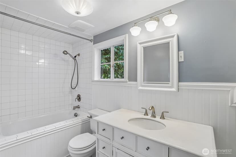 Property photo for 739 N 165th Street, Shoreline photo 14