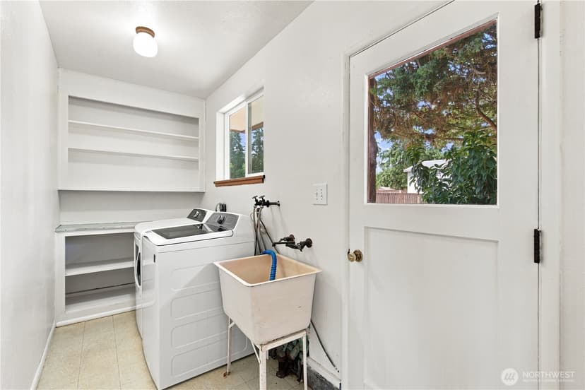Property photo for 8825 36th Street W, University Place photo 12