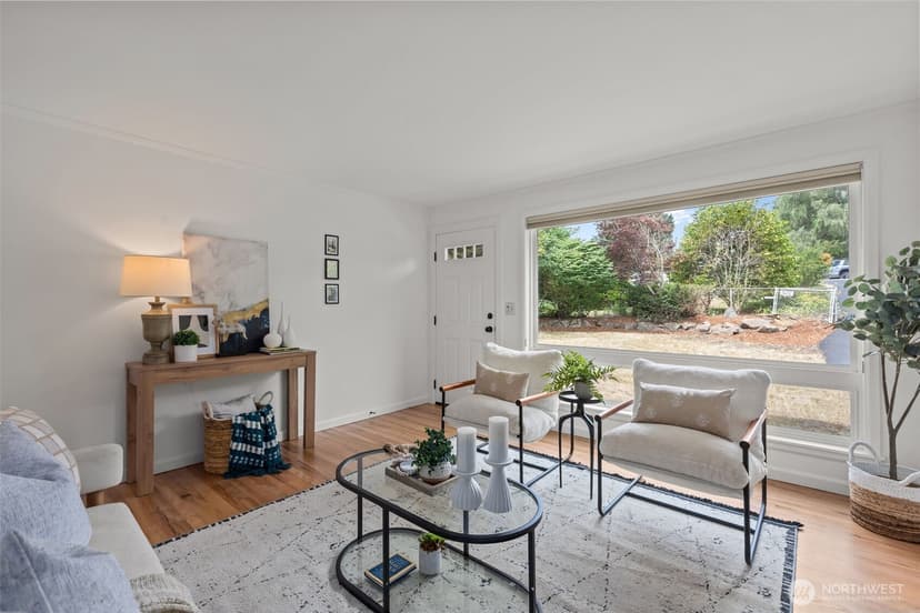 Property photo for 901 NE 148th Street, Shoreline photo 4
