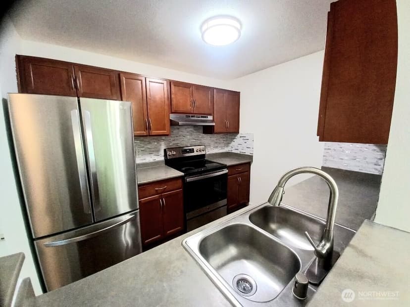 Property photo for 15415 35th Avenue W #E205, Lynnwood photo 10