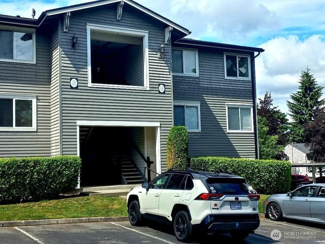 Property photo for 15415 35th Avenue W #E205, Lynnwood photo 2
