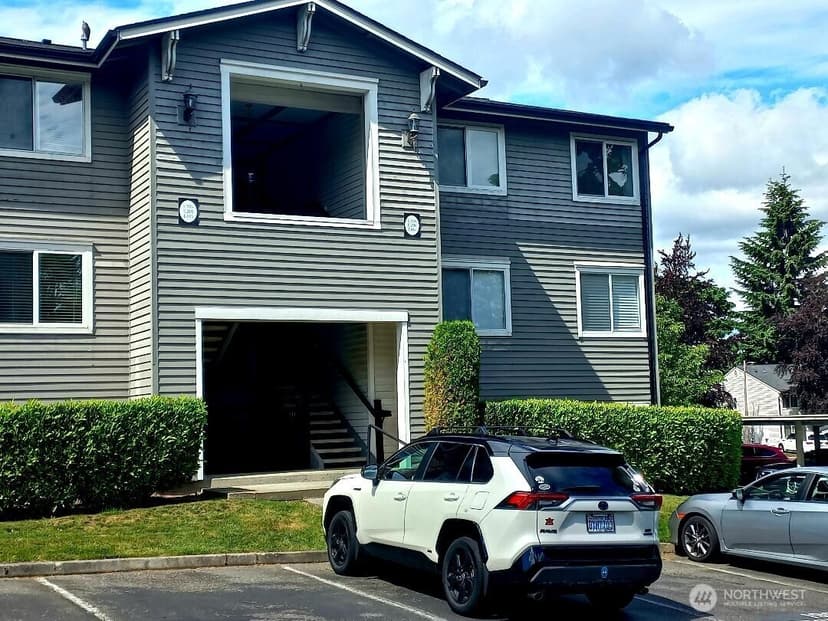 Property photo for 15415 35th Avenue W #E205, Lynnwood photo 2