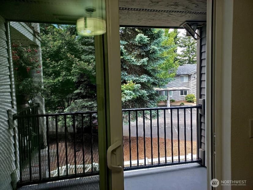 Property photo for 15415 35th Avenue W #E205, Lynnwood photo 16