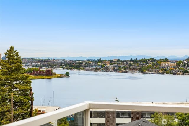 Property photo for 2432 Dexter Avenue N #300, Seattle photo 2