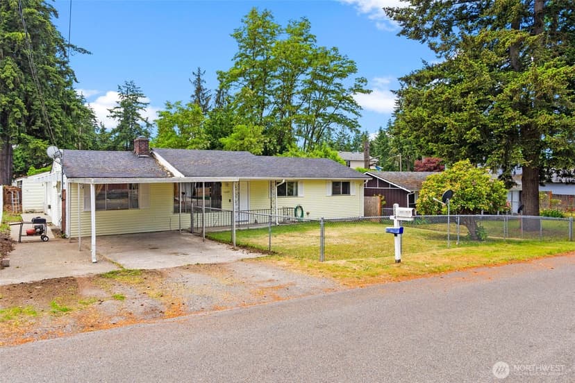 Property photo for 1624 Hume Street S, Tacoma photo 2