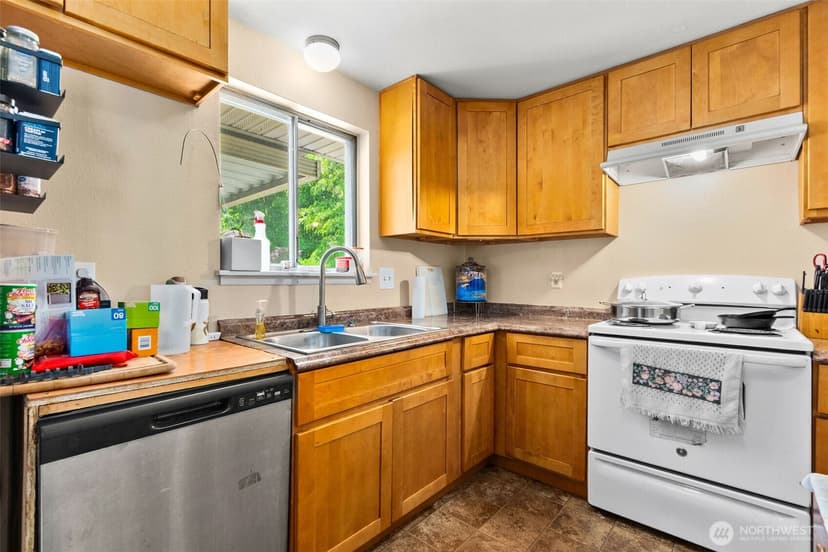 Property photo for 1624 Hume Street S, Tacoma photo 8