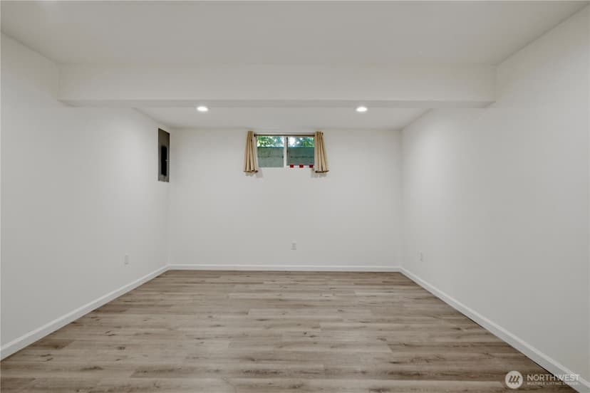 Property photo for 1608 151st Avenue SE, Bellevue photo 19