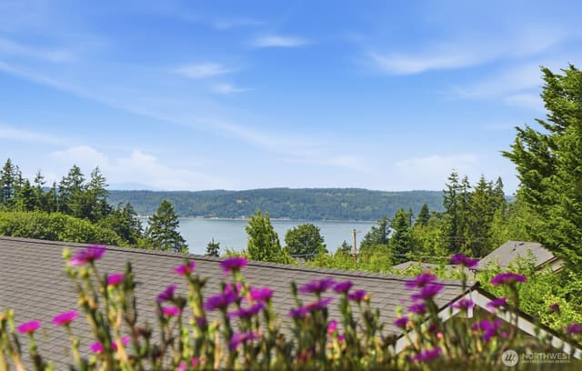 Property photo for 4801 78th Place SW, Mukilteo photo 2