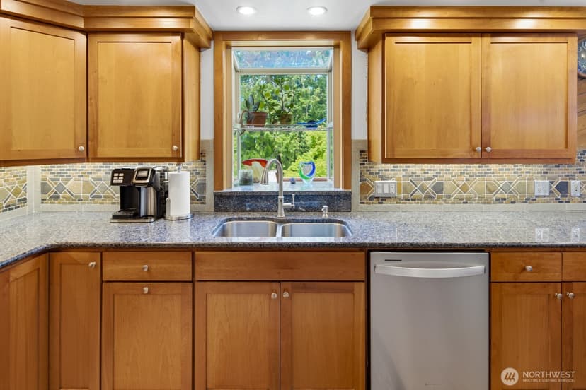 Property photo for 4801 78th Place SW, Mukilteo photo 11