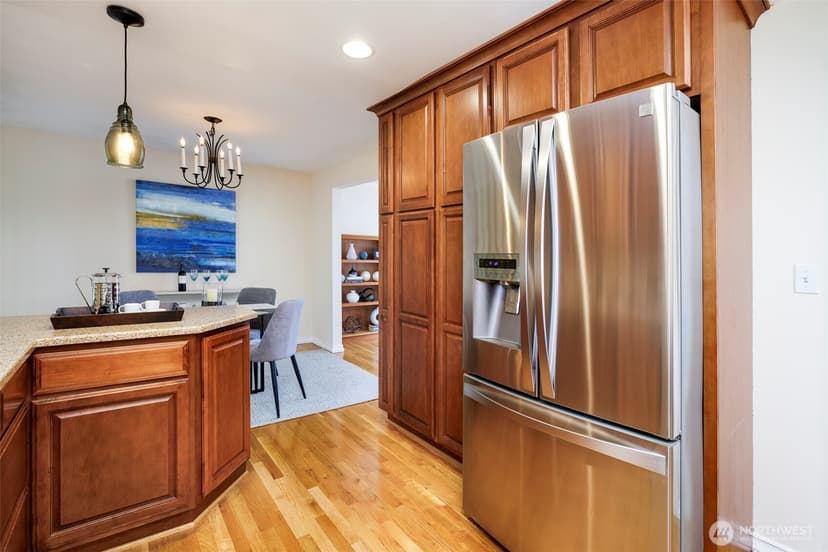 Property photo for 14101 Phinney Avenue N, Seattle photo 9